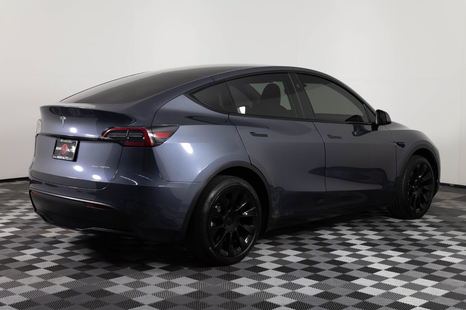Used 2023 Tesla Model Y Long Range AWD/4WD image 8