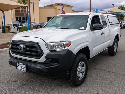 Used 2022 Toyota Tacoma SR image 11