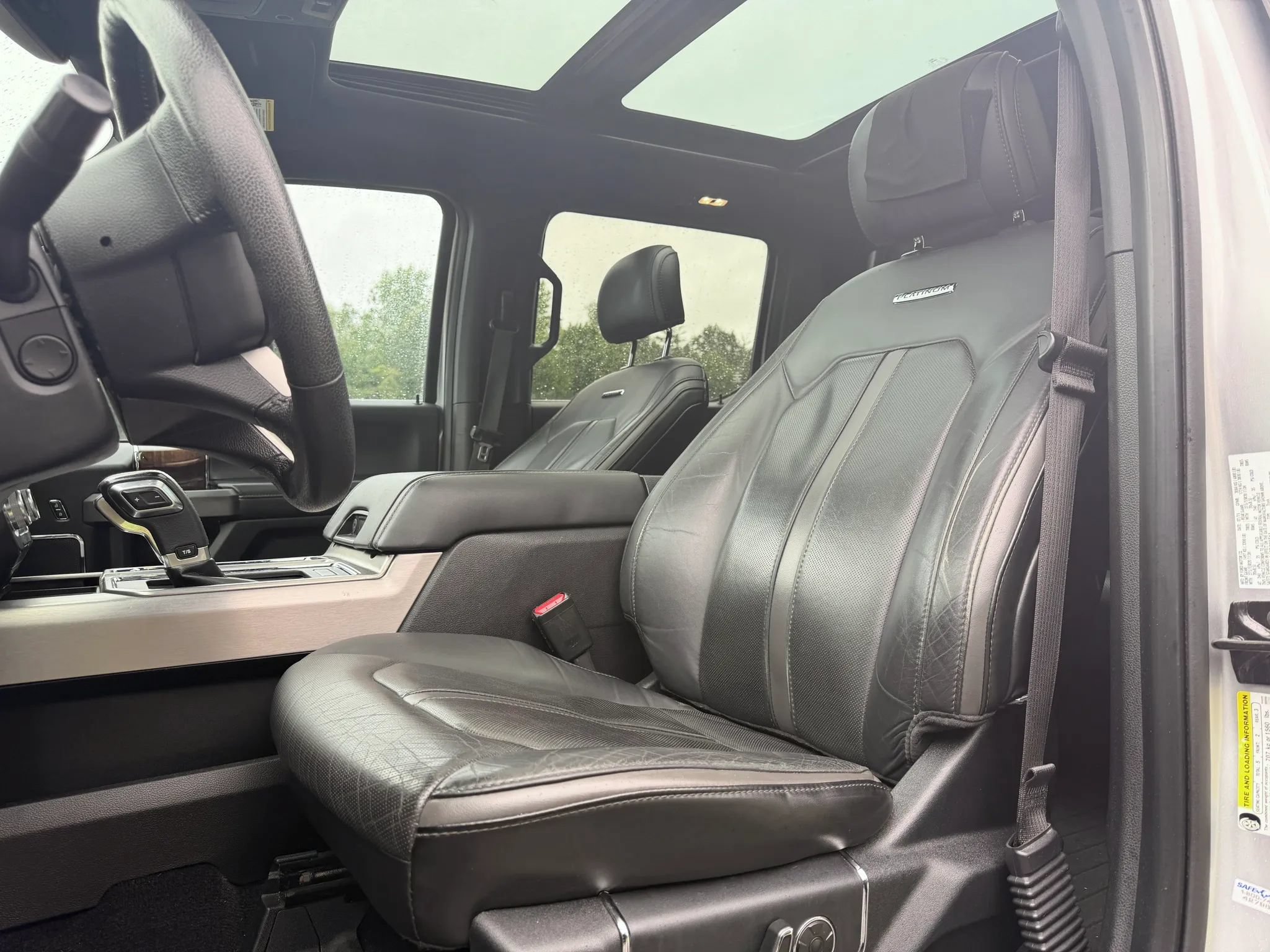 Used 2015 Ford F150 Platinum w/ Equipment Group 701A Luxury RWD image 18