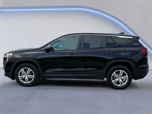 Used 2024 GMC Terrain SLE image 7