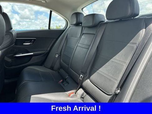 Used 2025 Mercedes-Benz C 300 Sedan image 27