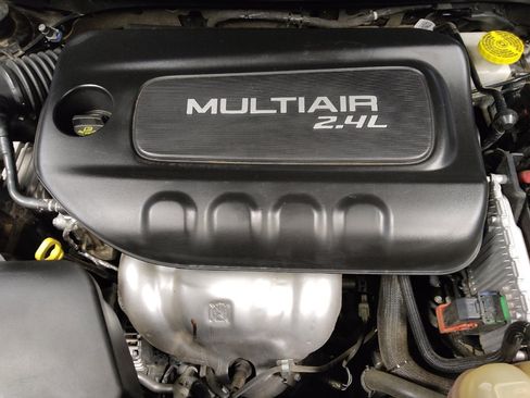 Used 2019 Jeep Cherokee Latitude Plus FWD image 30