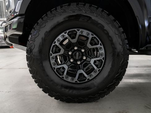 Used 2025 Ford F150 Raptor w/ Equipment Group 803A Raptor R AWD/4WD image 9