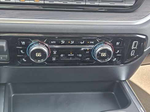 New 2026 GMC Sierra 1500 SLT AWD/4WD image 14