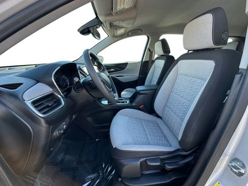 Used 2022 Chevrolet Equinox LS image 9