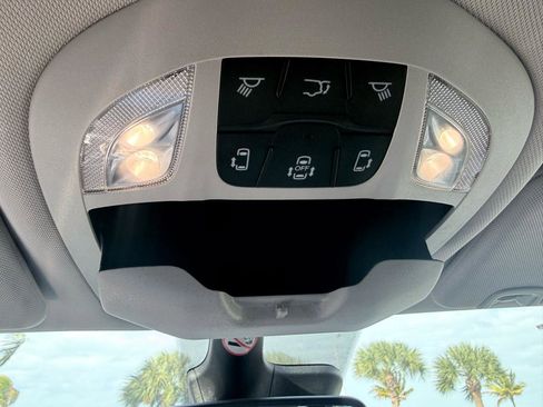 Used 2024 Chrysler Pacifica Touring-L image 24