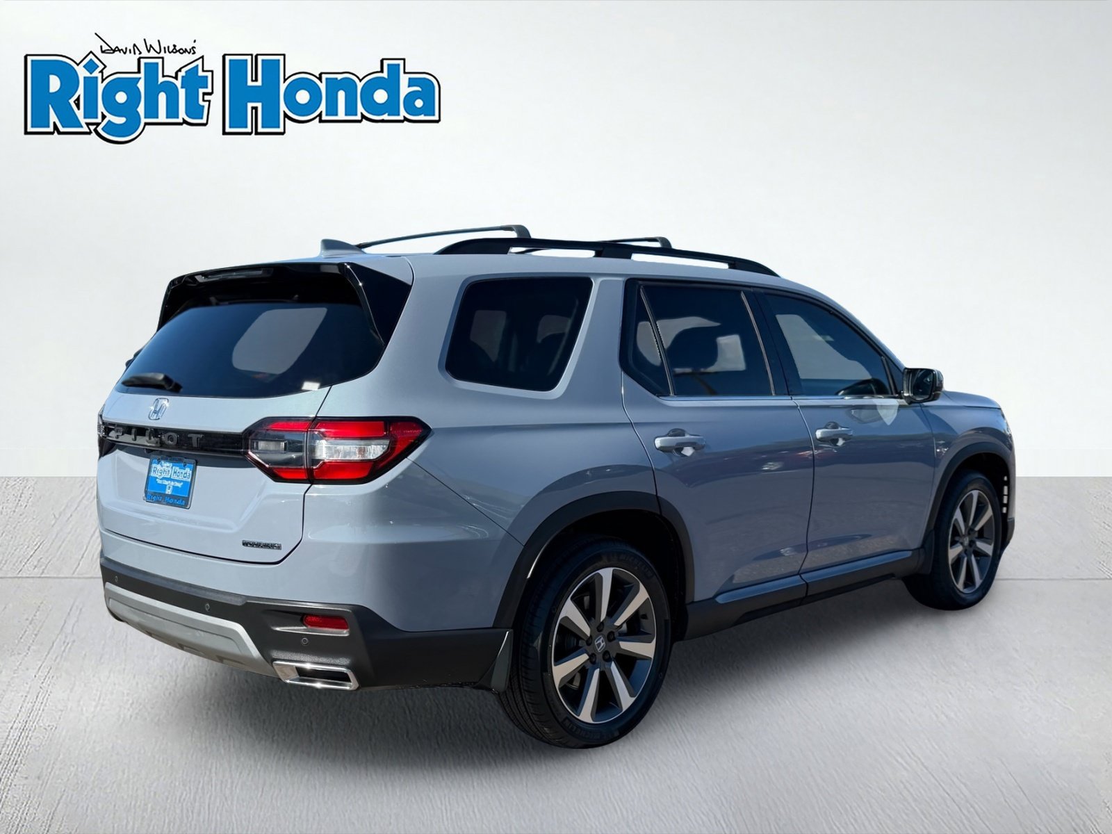 Used 2024 Honda Pilot Touring image 7
