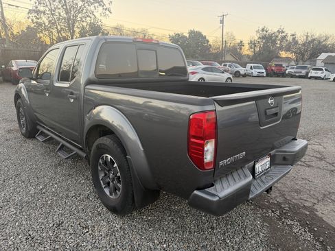 Used 2016 Nissan Frontier Desert Runner image 7