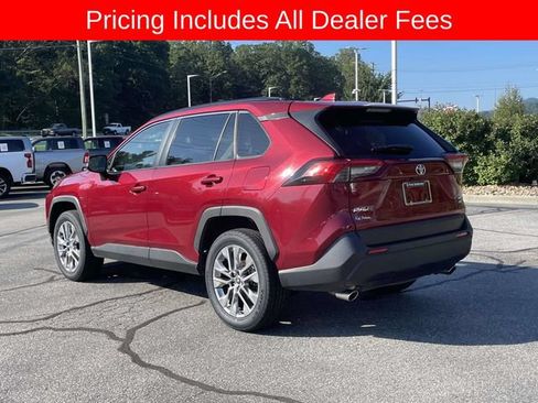 Used 2022 Toyota RAV4 XLE Premium AWD/4WD image 3
