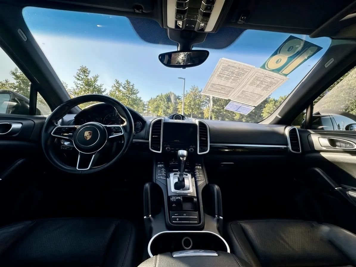 Used 2018 Porsche Cayenne AWD/4WD image 14