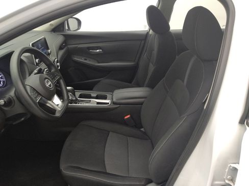 Used 2025 Nissan Sentra SV FWD image 17