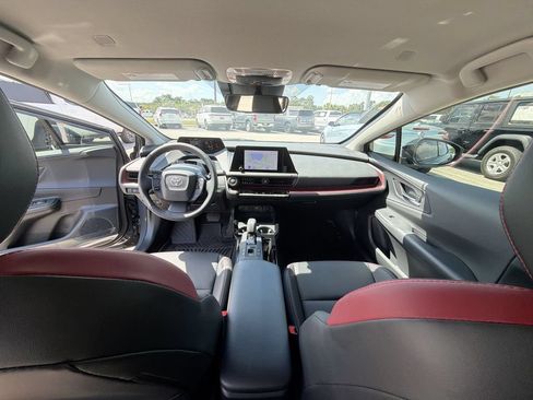 Used 2026 Toyota Prius Plug-In Hybrid FWD image 11