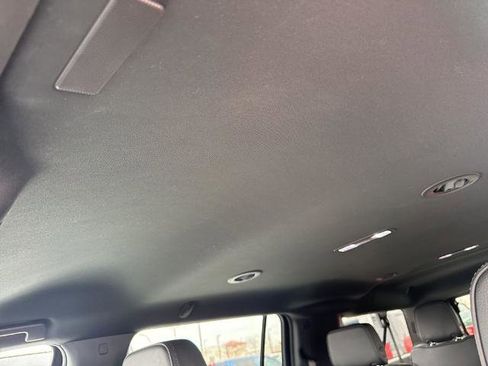 Used 2025 GMC Yukon XL Denali image 12