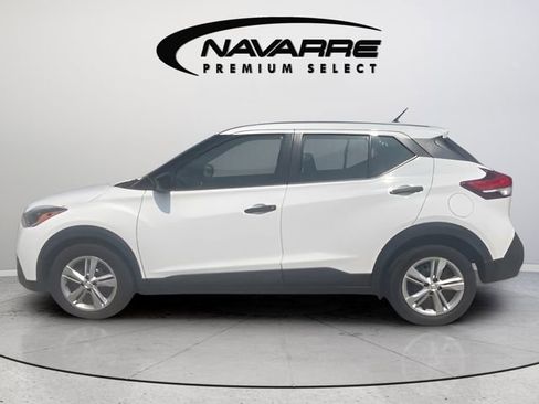 Used 2020 Nissan Kicks S FWD image 2