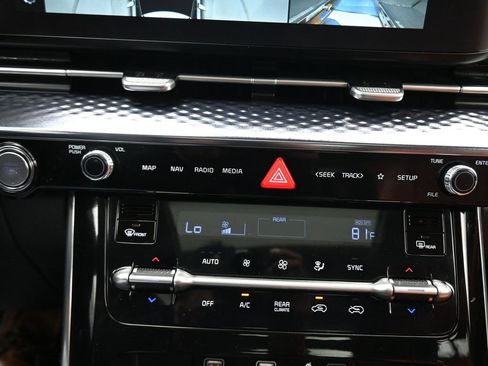 Used 2024 Kia Carnival SX Prestige image 28