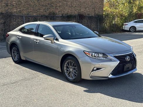 Used 2018 Lexus ES 350 w/ Premier Package image 3