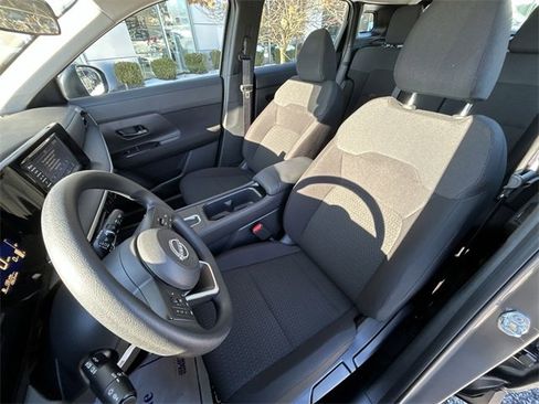 Used 2025 Nissan Kicks S image 15