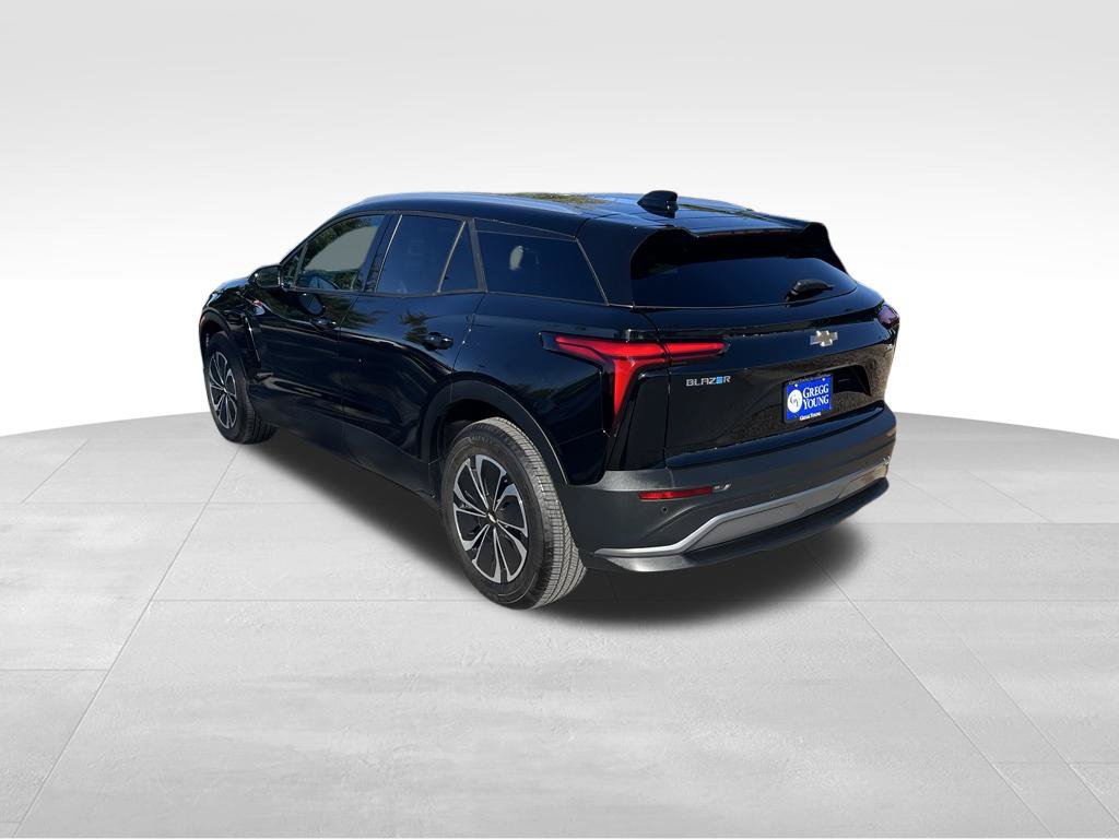 Used 2024 Chevrolet Blazer EV LT AWD/4WD image 4