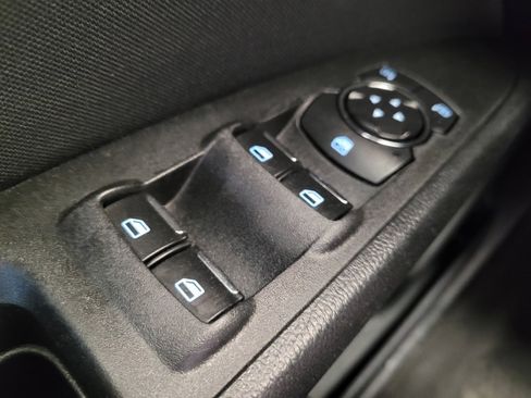 Used 2019 Ford Fusion SE AWD/4WD image 27