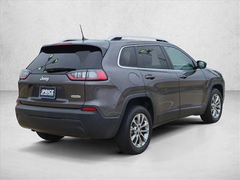 Used 2019 Jeep Cherokee Latitude Plus FWD image 3