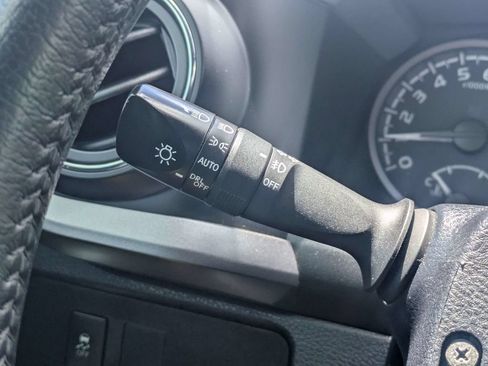 Used 2021 Toyota Tacoma TRD Sport RWD image 25