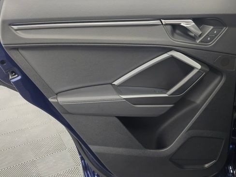 Used 2024 Audi Q3 2.0T Premium w/ Convenience Package image 19