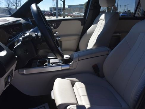 Used 2022 Mercedes-Benz GLB 250 4MATIC image 15