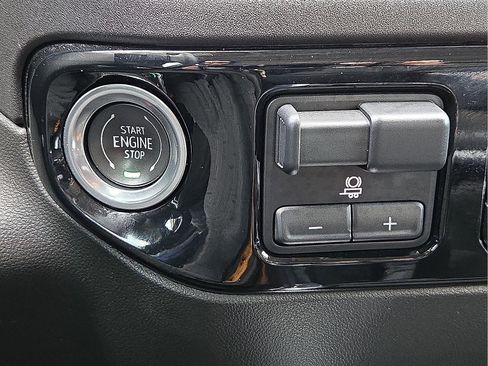 Certified 2024 Chevrolet Silverado 1500 LTZ AWD/4WD image 13