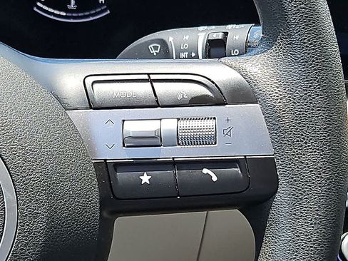 Used 2025 Hyundai Tucson SEL FWD image 19