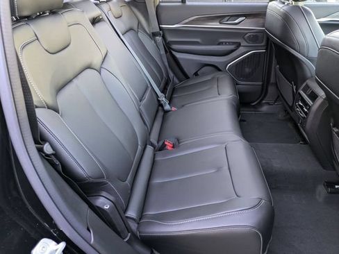 New 2026 Jeep Grand Cherokee Limited w/ Limited Altitude Package AWD/4WD image 33