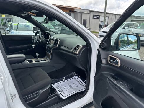 Used 2014 Jeep Grand Cherokee Laredo AWD/4WD image 13