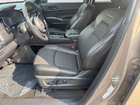 Used 2023 Nissan Pathfinder Rock Creek AWD/4WD image 10