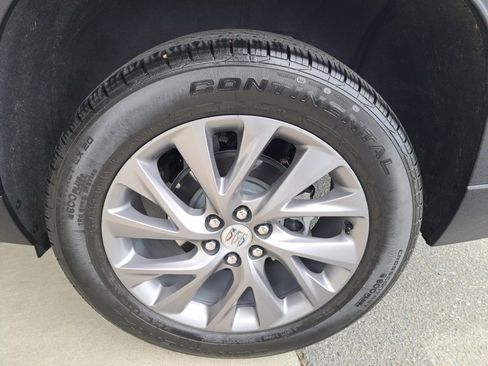 Certified 2025 Buick Enclave Preferred image 21