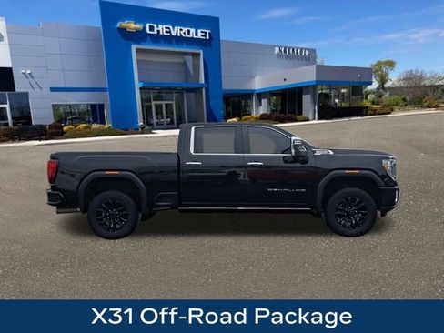 Used 2023 GMC Sierra 3500 Denali w/ Denali Black Diamond Edition image 10