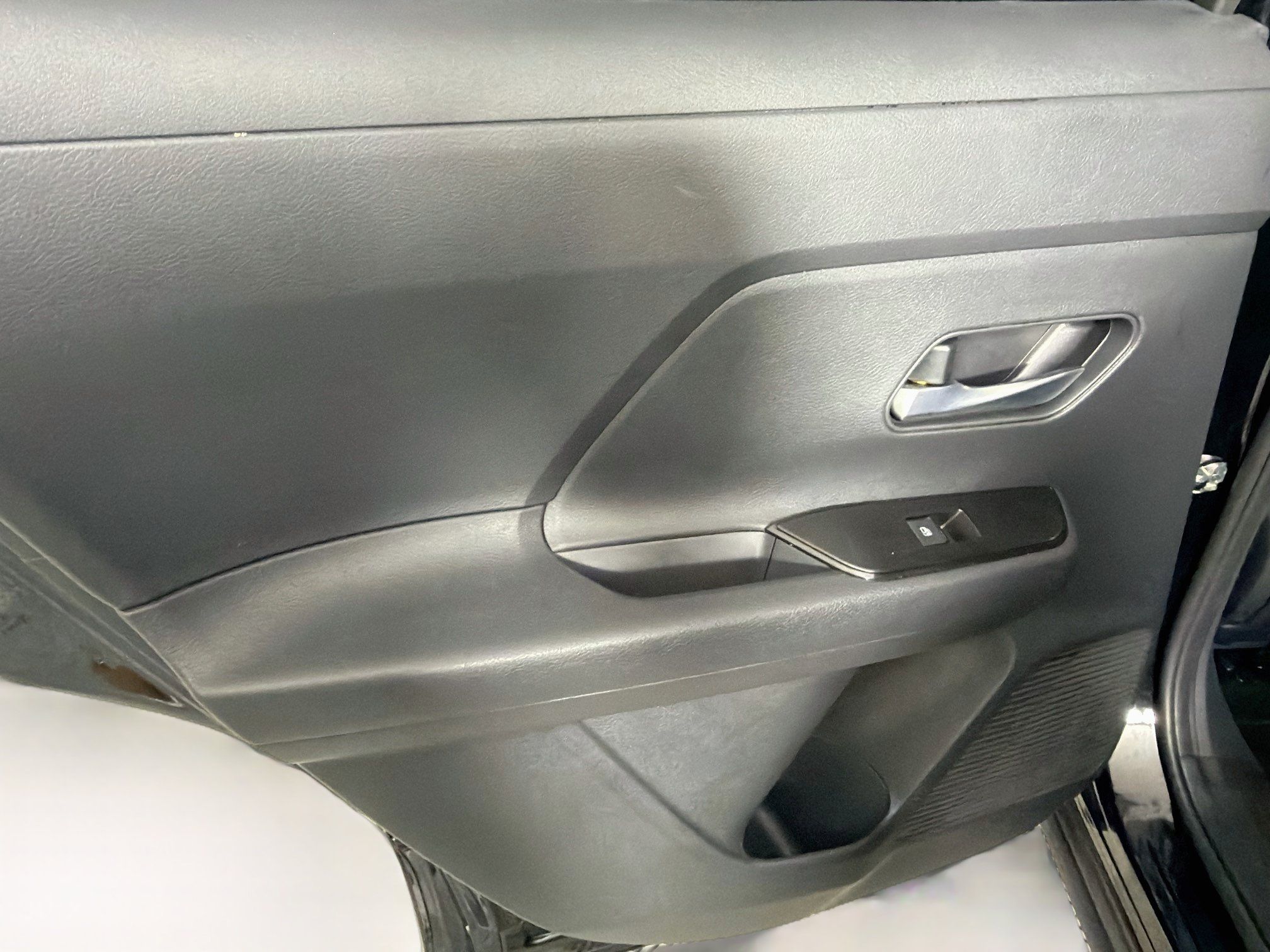 Used 2026 Nissan Kicks SV w/ Charging Package FWD image 24