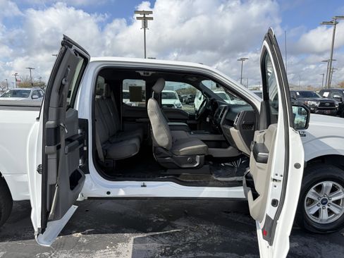 Used 2015 Ford F150 XLT w/ Equipment Group 301A Mid image 38