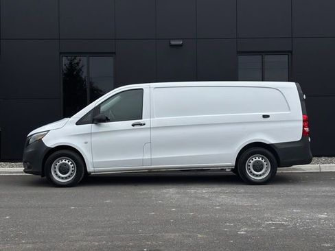 Used 2022 Mercedes-Benz Metris image 4
