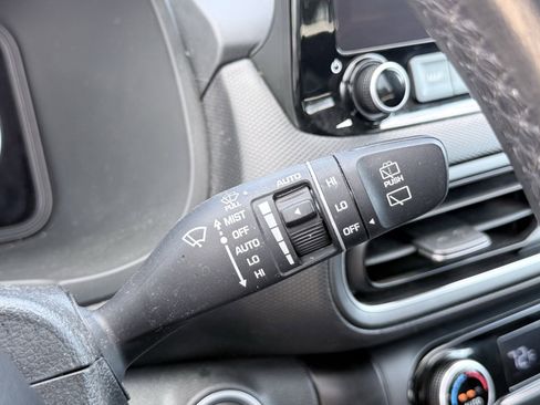 Used 2022 Hyundai Kona Limited FWD image 67