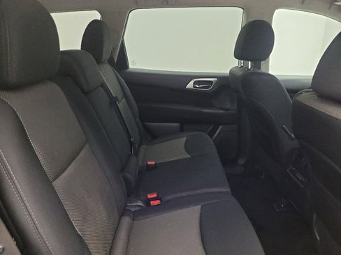 Used 2017 Nissan Pathfinder SV AWD/4WD image 19