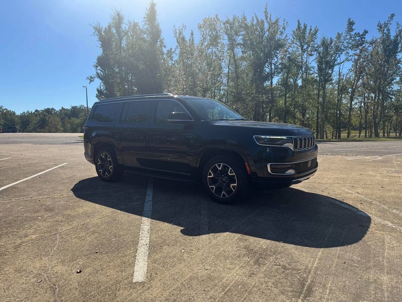 Used 2024 Jeep Wagoneer Series III AWD/4WD image 3