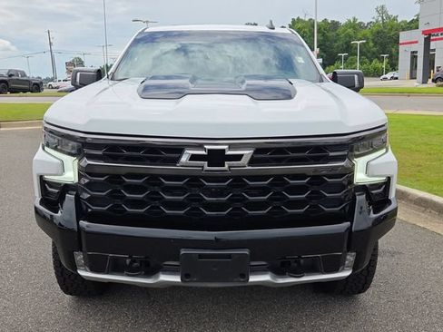 Used 2024 Chevrolet Silverado 1500 ZR2 w/ Technology Package AWD/4WD image 2