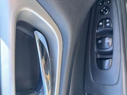 Used 2019 Nissan Pathfinder SV FWD image 24