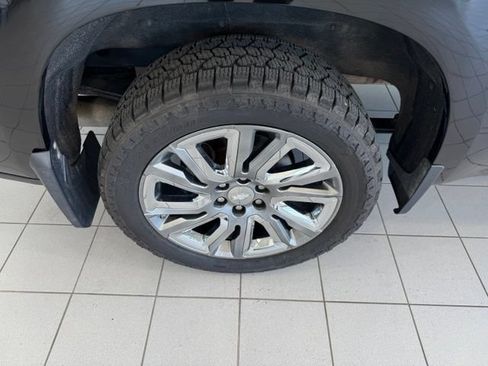 Used 2019 Chevrolet Silverado 1500 High Country w/ High Country Premium Package AWD/4WD image 40