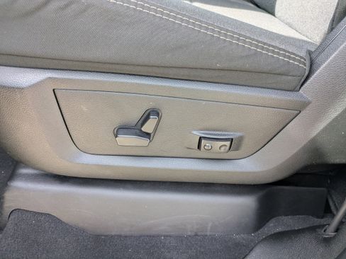 Used 2024 RAM 2500 Big Horn w/ Night Edition image 9