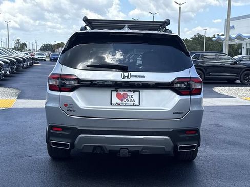 New 2026 Honda Pilot Touring image 8