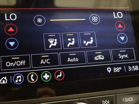 Used 2021 Chevrolet Malibu LT FWD image 24
