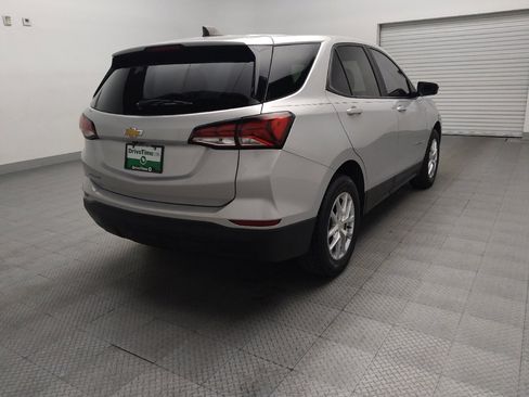 Used 2022 Chevrolet Equinox LS w/ LS Convenience Package image 9