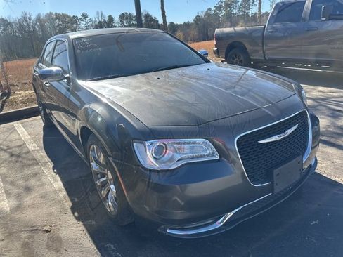 Used 2020 Chrysler 300 Limited image 5