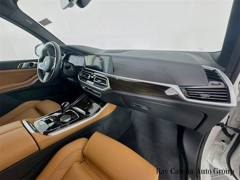 Used 2023 BMW X5 xDrive40i w/ M Sport Package image 31