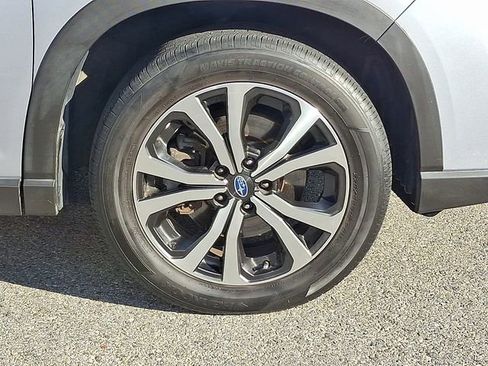 Used 2020 Subaru Forester Limited image 8